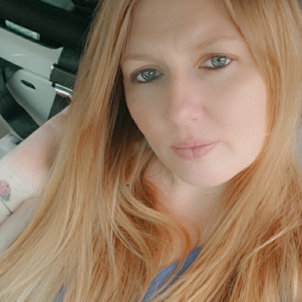 Meet your Posher, Alyson